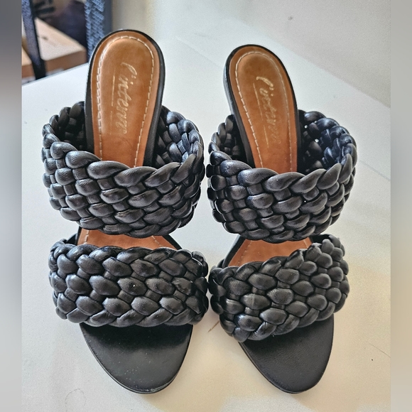 L'intervelle Leather Sandals - Picture 1 of 7